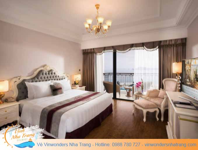 phong-deluxe-huong-bien-giuong-doi-vinpearl-resort-nha-trang